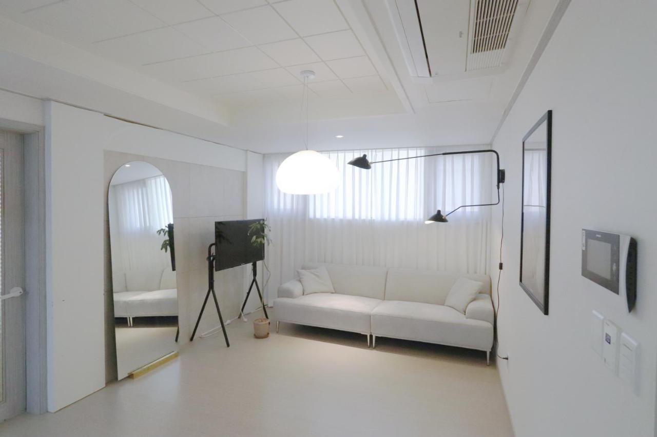 ソウル特別市Lovely House Hongdaeアパートメント エクステリア 写真