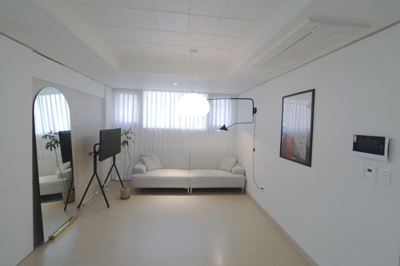 ソウル特別市Lovely House Hongdaeアパートメント エクステリア 写真