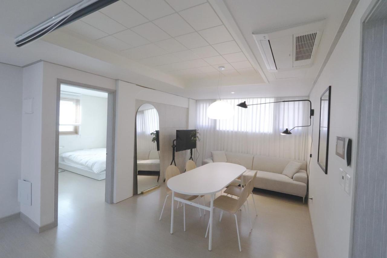 ソウル特別市Lovely House Hongdaeアパートメント エクステリア 写真