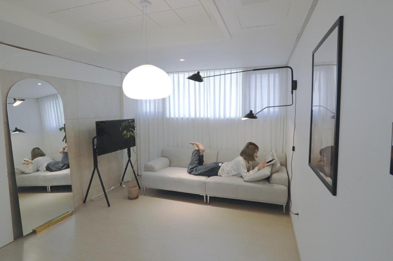 ソウル特別市Lovely House Hongdaeアパートメント エクステリア 写真
